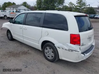 2012 Dodge Grand Caravan SE with VIN 2C4RDGBG7CR130642, listed as a IAAI auction lot 41894040 with 186,551 mi miles. Bid and sale history available at carsss.com. Image 3.
