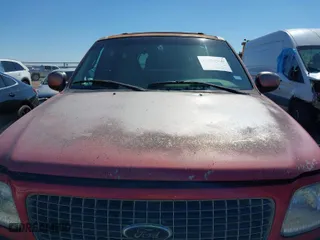 2001 Ford Expedition Eddie Bauer with VIN 1FMRU17W81LB06090, listed as a IAAI auction lot 41631969 with 220,998 mi miles. Bid and sale history available at carsss.com. Image 6.
