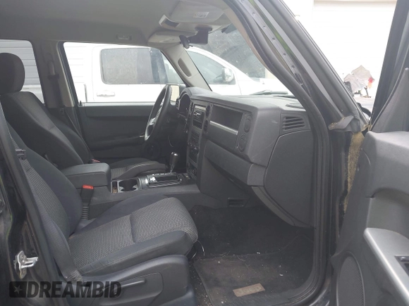 2008 Jeep Commander Sport с VIN 1J8HG48N98C230595, выставлен на аукционе IAAI как лот 42469368 с пробегом 194 173 миль миль и . История ставок и продаж доступна на DreamBid. Изображение 5.