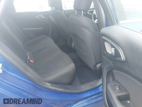 2015 Chrysler 200 Limited с VIN 1C3CCCAB8FN707577, выставлен на аукционе IAAI как лот 42315250 с пробегом 196 141 миль миль и . История ставок и продаж доступна на DreamBid. Изображение 8.
