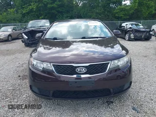 2011 Kia Forte EX z VIN KNAFU4A25B5890794, wystawiony jako IAAI lot #42446798 z przebiegiem 115 439 mil mil oraz . Historia ofert i sprzedaży dostępna na DreamBid. Obrazek 12.