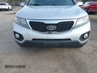 2012 Kia Sorento LX with VIN 5XYKT4A62CG237467, listed as a IAAI auction lot 41842045 with 113,357 mi miles. Bid and sale history available at carsss.com. Image 6.