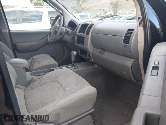 2007 Nissan Frontier SE z VIN 1N6AD09U97C454851, wystawiony jako IAAI lot #41566108 z przebiegiem 224 251 mil mil oraz . Historia ofert i sprzedaży dostępna na DreamBid. Obrazek 5.