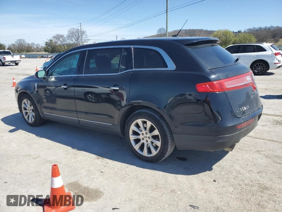 2016 Lincoln MKT EcoBoost z VIN 2LMHJ5AT4GBL01384, wystawiony jako Copart lot #49647045 z przebiegiem 177 704 mil mil oraz Szkody całkowita. Historia ofert i sprzedaży dostępna na DreamBid. Obrazek 2.