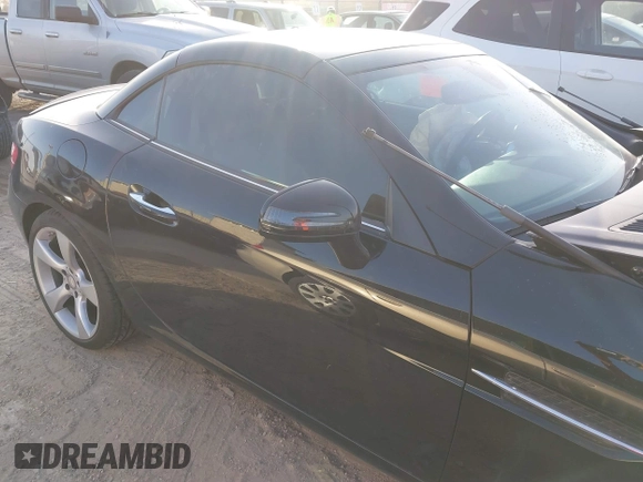 2013 Mercedes-Benz SLK-Class SLK 350 with VIN WDDPK5HA6DF054060, listed as a IAAI auction lot 41797807 with 84,877 mi miles. Bid and sale history available at carsss.com. Image 13.
