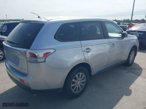 2014 Mitsubishi Outlander ES with VIN JA4AD2A35EZ004815, listed as a IAAI auction lot 41907402 with 151,497 mi miles. Bid and sale history available at carsss.com. Image 4.