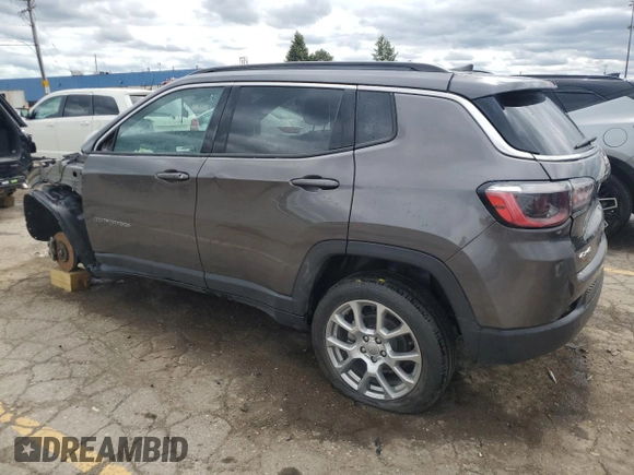 2022 Jeep Compass Latitude Lux with VIN 3C4NJDFB1NT109208, listed as a Copart auction lot 58017015 with Not provided miles and Non repairable. Bid and sale history available at DreamBid. Image 2.