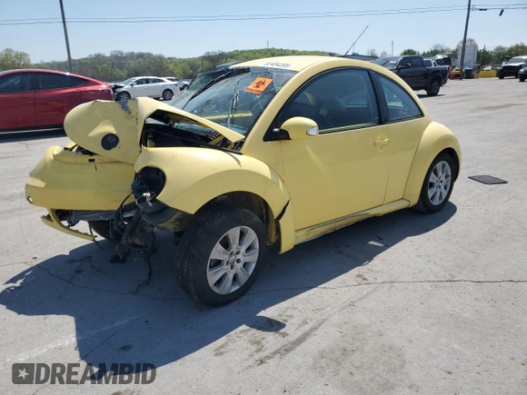 2008 Volkswagen Beetle S z VIN 3VWPW31C58M507697, wystawiony jako Copart lot #52484205 z przebiegiem 130 046 mil mil oraz Tytuł czysty. Historia ofert i sprzedaży dostępna na DreamBid. Obrazek 1.