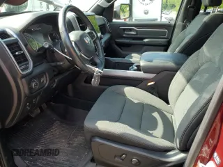2022 Ram 1500 Big Horn z VIN 1C6RRFFGXNN296442, wystawiony jako Copart lot #64558045 z przebiegiem 33 925 mil mil oraz Szkoda całkowita • Salvage title. Historia ofert i sprzedaży dostępna na DreamBid. Obrazek 7.