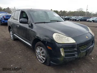2008 Porsche Cayenne with VIN WP1AA29P58LA05720, listed as a IAAI auction lot 42037415 with 162,838 mi miles. Bid and sale history available at carsss.com. Image 1.