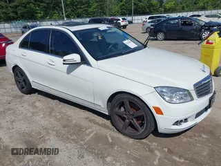 2011 Mercedes-Benz C 300 Sport z VIN WDDGF8BB9BR165303, wystawiony jako IAAI lot #42456860 z przebiegiem 157 539 mil mil oraz . Historia ofert i sprzedaży dostępna na DreamBid. Obrazek 1.