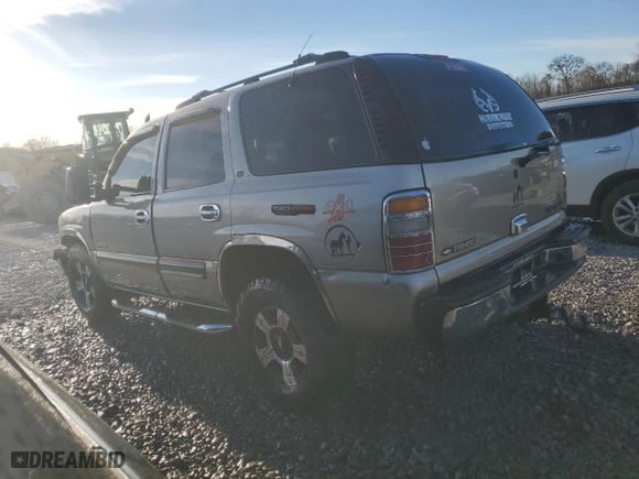 2001 Chevrolet Tahoe LT with VIN 1GNEC13T01R193506, listed as a Copart auction lot 48208405 with 300,598 mi miles and Salvage Title. Bid and sale history available at carsss.com. Image 2.