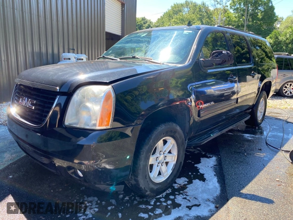 2013 GMC Yukon XL SLT z VIN 1GKS2KE79DR128926, wystawiony jako Copart lot #50310435 z przebiegiem 85 744 mil mil oraz Czysty tytuł • Clean title. Historia ofert i sprzedaży dostępna na DreamBid. Obrazek 2.