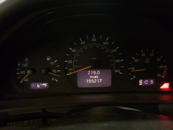 2001 Mercedes-Benz E 320/430 4 Matic with VIN WDBJF83J31X057905, listed as a Copart auction lot 50656425 with 155,217 mi miles and Salvage Title. Bid and sale history available at DreamBid. Image 9.