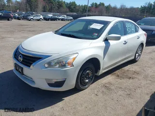 2013 Nissan Altima 2.5 S with VIN 1N4AL3AP8DN430768, listed as a IAAI auction lot 42055193 with 176,334 mi miles. Bid and sale history available at carsss.com. Image 2.