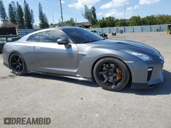 2014 Nissan GT-R Premium z VIN JN1AR5EF0EM270336, wystawiony jako Copart lot #53300865 z przebiegiem 18 769 mil mil oraz Tytuł czysty. Historia ofert i sprzedaży dostępna na DreamBid. Obrazek 4.