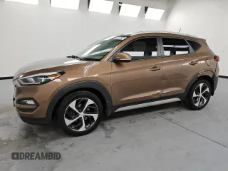 2017 Hyundai Tucson Sport z VIN KM8J3CA22HU415298, wystawiony jako Copart lot #57496495 z przebiegiem 67 475 mil mil oraz Czysty tytuł • Clean title. Historia ofert i sprzedaży dostępna na DreamBid. Obrazek 1.