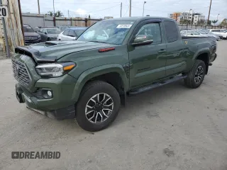 2022 Toyota Tacoma SR z VIN 3TYRZ5CN5NT021758, wystawiony jako Copart lot #53706525 z przebiegiem 12 980 mil mil oraz Szkoda całkowita • Salvage title. Historia ofert i sprzedaży dostępna na DreamBid. Obrazek 1.