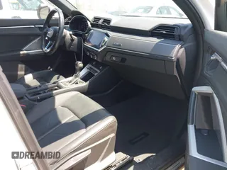 2019 Audi Q3 S line Premium z VIN WA1DECF39K1079763, wystawiony jako IAAI lot #42160517 z przebiegiem 66 924 mil mil oraz . Historia ofert i sprzedaży dostępna na DreamBid. Obrazek 5.