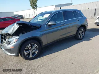 2019 Mercedes-Benz GLC with VIN WDC0G5EB5KF606374, listed as a IAAI auction lot 41987972 with 59,368 mi miles. Bid and sale history available at carsss.com. Image 18.