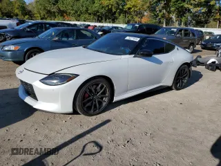 2023 Nissan Z Performance z VIN JN1BZ4BHXPM311269, wystawiony jako Copart lot #75271644 z przebiegiem 10 711 mil mil oraz Szkoda całkowita • Salvage title. Historia ofert i sprzedaży dostępna na DreamBid. Obrazek 1.