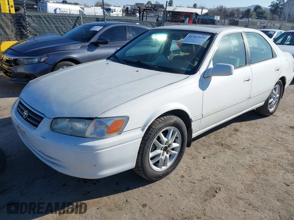 2001 Toyota Camry LE z VIN 4T1BF28K91U968760, wystawiony jako IAAI lot #41367655 z przebiegiem 161 389 mil mil oraz . Historia ofert i sprzedaży dostępna na DreamBid. Obrazek 2.
