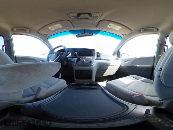 2015 Toyota Sienna LE AAS with VIN 5TDKK3DC9FS546455, listed as a IAAI auction lot 41674823 with 94,941 mi miles. Bid and sale history available at carsss.com. Image 18.