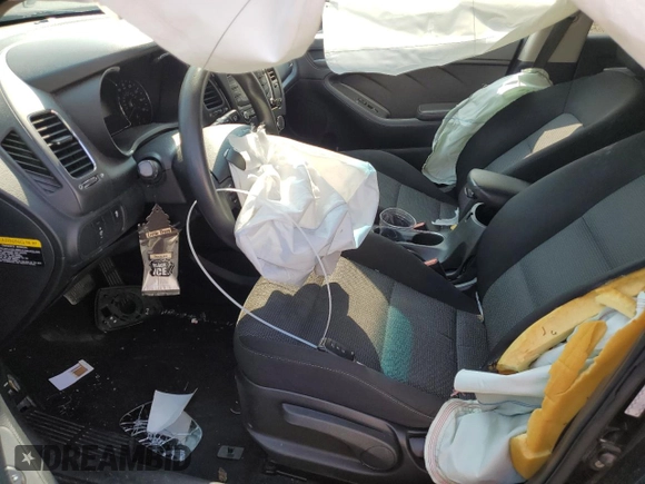 2017 Kia Forte LX with VIN KNAFK5A85H5684822, listed as a Copart auction lot 65673304 with 91,840 mi miles and Salvage Title. Bid and sale history available at DreamBid. Image 7.