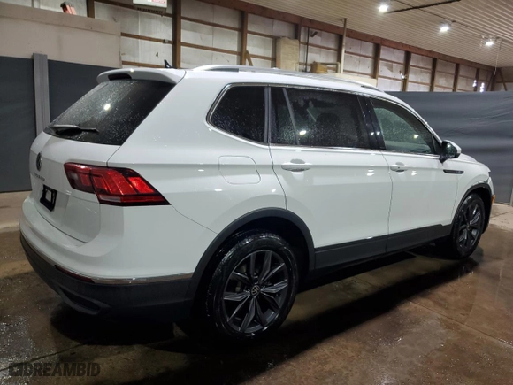 2024 Volkswagen Tiguan SE with VIN 3VV3B7AX8RM030032, listed as a Copart auction lot 54578215 with 43,461 mi miles and Clean Title. Bid and sale history available at carsss.com. Image 3.