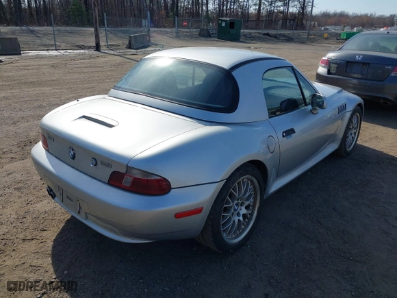 2000 BMW Z3 2.8L with VIN 4USCH3343YLF43582, listed as a IAAI auction lot 41754289 with 70,262 mi miles. Bid and sale history available at carsss.com. Image 4.