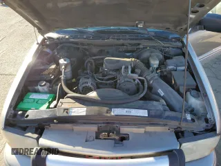 2000 GMC Jimmy SL with VIN 1GKCS13W9Y2341317, listed as a Copart auction lot 43249705 with 160,889 mi miles and Clean Title. Bid and sale history available at carsss.com. Image 11.
