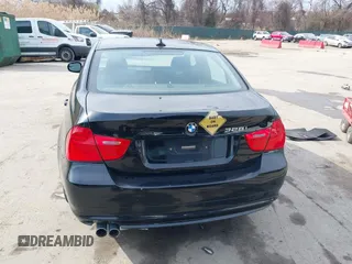 2011 BMW 3 Series 328i xDrive z VIN WBAPK7G55BNN87270, wystawiony jako IAAI lot #41907780 z przebiegiem 168 844 mil mil oraz . Historia ofert i sprzedaży dostępna na DreamBid. Obrazek 16.