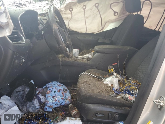 2019 Chevrolet Equinox LT with VIN 3GNAXKEV3KS613460, listed as a Copart auction lot 48407255 with 104,425 mi miles and Salvage Title. Bid and sale history available at carsss.com. Image 7.