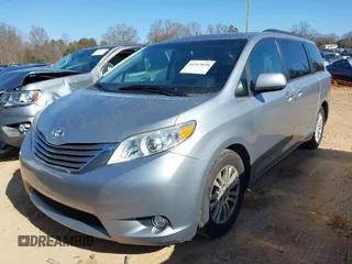 2016 Toyota Sienna XLE with VIN 5TDYK3DC4GS739785, listed as a IAAI auction lot 41513038 with 71,935 mi miles. Bid and sale history available at carsss.com. Image 2.