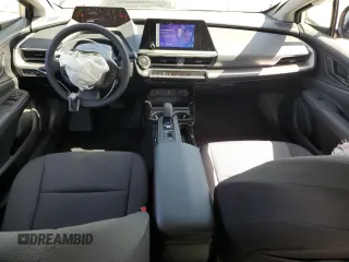 2024 Toyota Prius LE z VIN JTDACAAU2R3031040, wystawiony jako Copart lot #57495285 z przebiegiem 5743 mil mil oraz Szkoda całkowita • Salvage title. Historia ofert i sprzedaży dostępna na DreamBid. Obrazek 8.