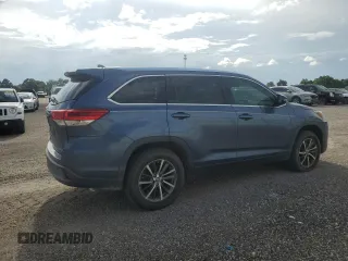 2017 Toyota Highlander XLE with VIN 5TDKZRFH4HS215440, listed as a Copart auction lot 61373345 with 171,924 mi miles and Clean title. Bid and sale history available at DreamBid. Image 3.