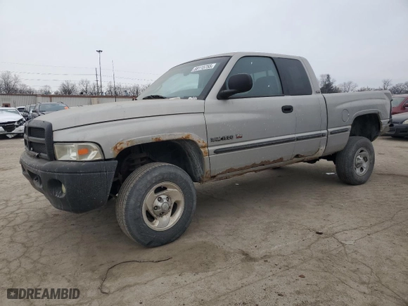 1998 Dodge Ram 1500 with VIN 3B7HF13Y9WG184111, listed as a Copart auction lot 88115755 with 118,011 mi miles and Salvage Title. Bid and sale history available at carsss.com. Image 1.