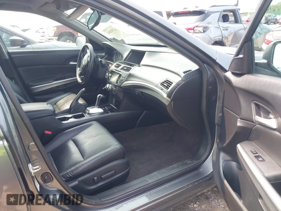 2014 Honda Crosstour EX-L z VIN 5J6TF2H59EL000957, wystawiony jako IAAI lot #42383656 z przebiegiem 116 317 mil mil oraz . Historia ofert i sprzedaży dostępna na DreamBid. Obrazek 5.