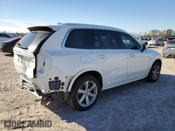 2022 Volvo XC90 Momentum with VIN YV4102PK9N1857620, listed as a Copart auction lot 87395714 with 34,325 mi miles and Salvage Title. Bid and sale history available at carsss.com. Image 3.
