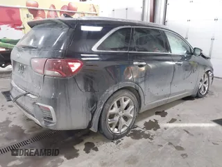 2019 Kia Sorento SX V6 with VIN 5XYPKDA55KG511727, listed as a IAAI auction lot 41531770 with 99,237 mi miles. Bid and sale history available at carsss.com. Image 4.