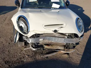 2020 MINI Hardtop Cooper S z VIN WMWXR5C00L2L49498, wystawiony jako IAAI lot #40679562 z przebiegiem 48 387 mil mil oraz . Historia ofert i sprzedaży dostępna na DreamBid. Obrazek 18.
