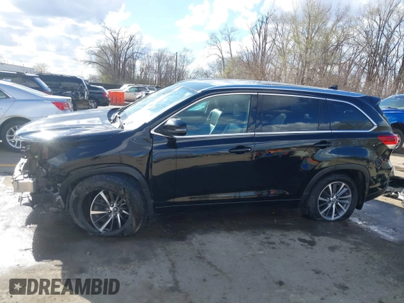 2018 Toyota Highlander SE with VIN 5TDJZRFH0JS533976, listed as a IAAI auction lot 41820619 with 131,015 mi miles and . Bid and sale history available at DreamBid. Image 15.