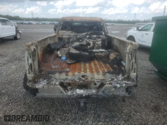 2023 GMC Sierra 3500HD Denali z VIN 1GT49WEY9PF202335, wystawiony jako Copart lot #67789184 z przebiegiem 24 537 mil mil oraz Nie do naprawy. Historia ofert i sprzedaży dostępna na DreamBid. Obrazek 6.