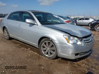 2005 Toyota Avalon XL with VIN 4T1BK36B75U022621, listed as a IAAI auction lot 41714437 with 262,919 mi miles. Bid and sale history available at carsss.com. Image 1.