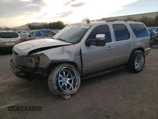 2009 Chevrolet Tahoe LTZ z VIN 1GNFC33039R211675, wystawiony jako Copart lot #81432314 z przebiegiem 189 499 mil mil oraz Szkoda całkowita • Salvage title. Historia ofert i sprzedaży dostępna na DreamBid. Obrazek 1.