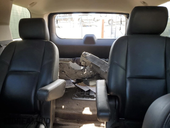 2014 GMC Yukon Denali z VIN 1GKS1EEF4ER244080, wystawiony jako Copart lot #88926145 z przebiegiem 179 101 mil mil oraz Szkoda całkowita • Salvage title. Historia ofert i sprzedaży dostępna na DreamBid. Obrazek 10.