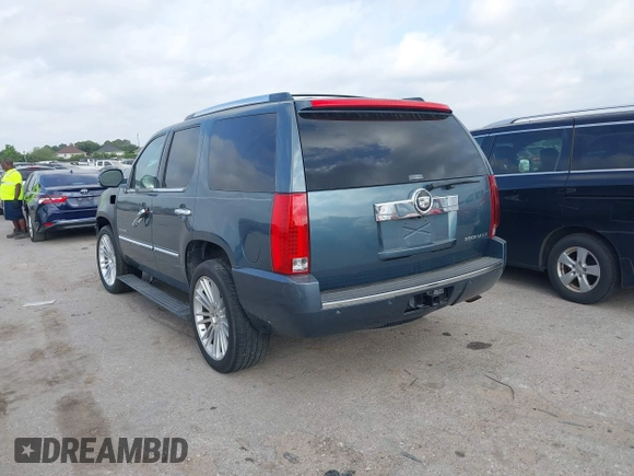 2009 Cadillac Escalade z VIN 1GYFK23249R136552, wystawiony jako IAAI lot #42055626 z przebiegiem 196 234 mil mil oraz . Historia ofert i sprzedaży dostępna na DreamBid. Obrazek 3.