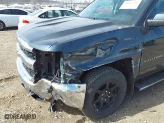 2019 Chevrolet Silverado 1500 LD LT with VIN 2GCVKPEC4K1112416, listed as a IAAI auction lot 41807518 with 116,258 mi miles. Bid and sale history available at carsss.com. Image 6.