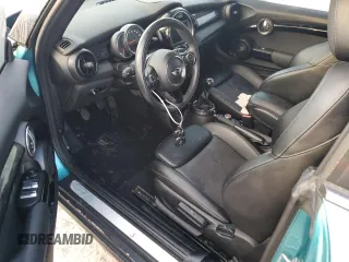 2017 MINI Convertible Cooper S z VIN WMWWG9C38H3A92775, wystawiony jako Copart lot #76286724 z przebiegiem Nie podano mil oraz Szkoda całkowita • Salvage title. Historia ofert i sprzedaży dostępna na DreamBid. Obrazek 8.