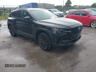 2025 Mazda CX-50 S Premium с VIN 7MMVABDM7SN335760, выставлен на аукционе IAAI как лот 42562983 с пробегом 8 560 миль миль и . История ставок и продаж доступна на DreamBid. Изображение 1.